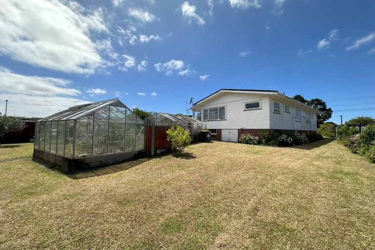 Photo of property in 494 Don Buck Road, Massey, Auckland, 0614