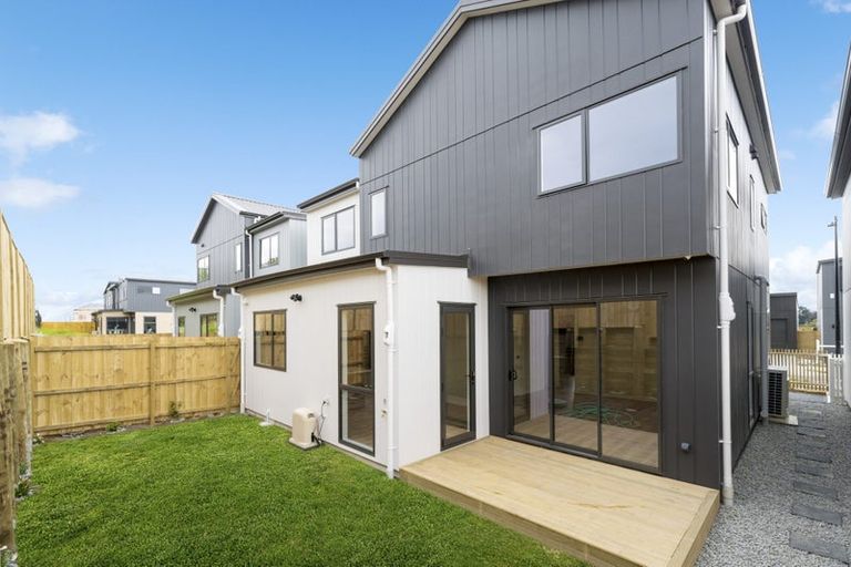 Photo of property in 39 Taipahitini Road, Rosehill, 2113