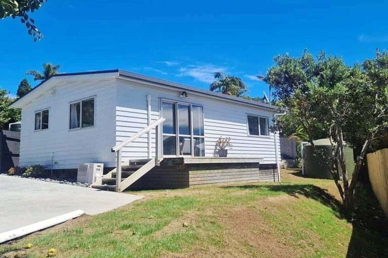 Photo of property in 30a Gledstane Road, Stanmore Bay, Whangaparaoa, 0932