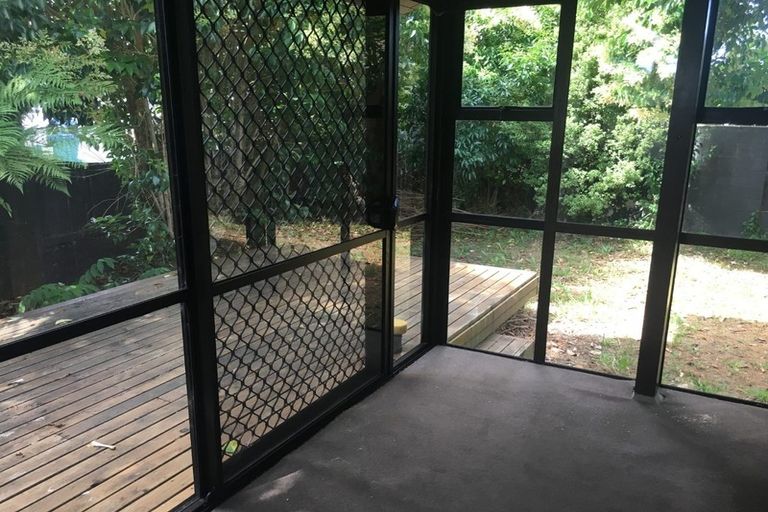 Photo of property in 2/24 Frank Evans Place, Henderson, Auckland, 0610