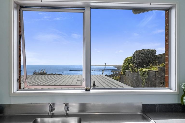 Photo of property in 2/31 Findlay Street, Moturoa, New Plymouth, 4310