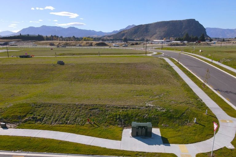Photo of property in 2 Mason Street, Wanaka, 9305