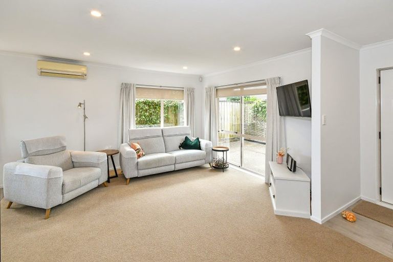 Photo of property in 25c Youngs Road, Papakura, 2110