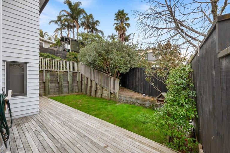 Photo of property in 26a Bernleigh Terrace, West Harbour, Auckland, 0618