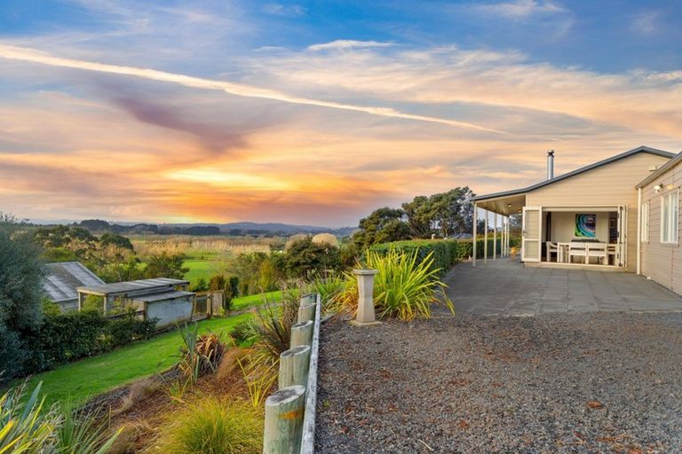 Photo of property in 254 Rimmer Road, Helensville, 0875