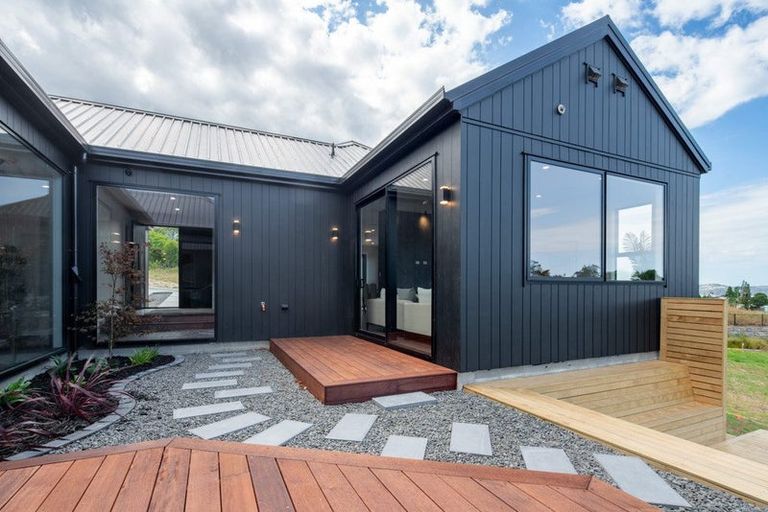 Photo of property in 20 Awanui Road, Red Beach, 0932