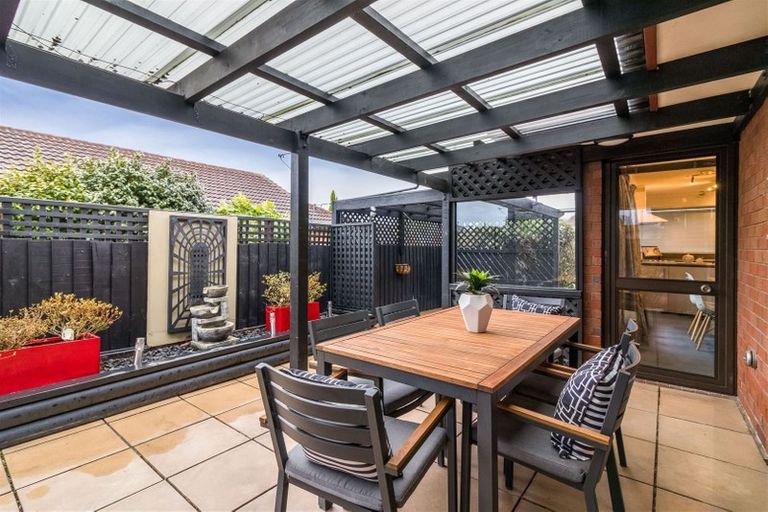 Photo of property in 1 Innisfree Place, Northwood, Christchurch, 8051