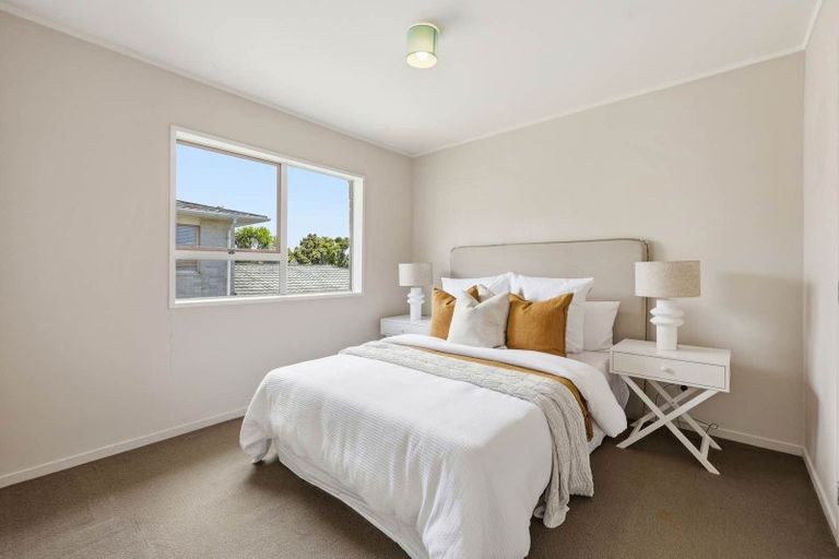 Photo of property in 1/34 Shanaway Rise, Hillcrest, Auckland, 0627