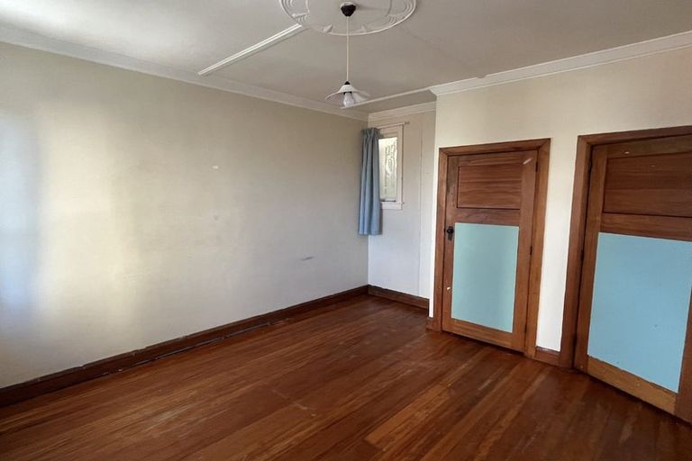 Photo of property in 6 Young Street, New Plymouth, 4310