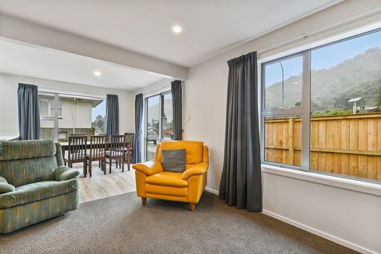 Photo of property in 53 Wairau Road, Picton, 7220