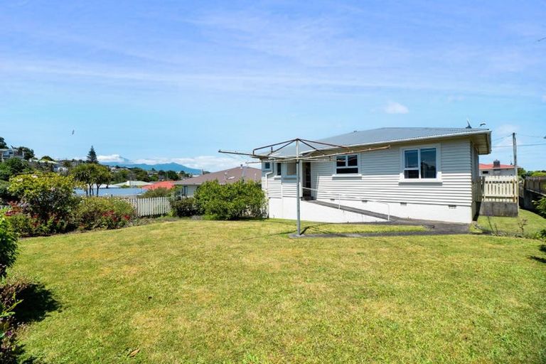 Photo of property in 8 Lydford Place, Spotswood, New Plymouth, 4310
