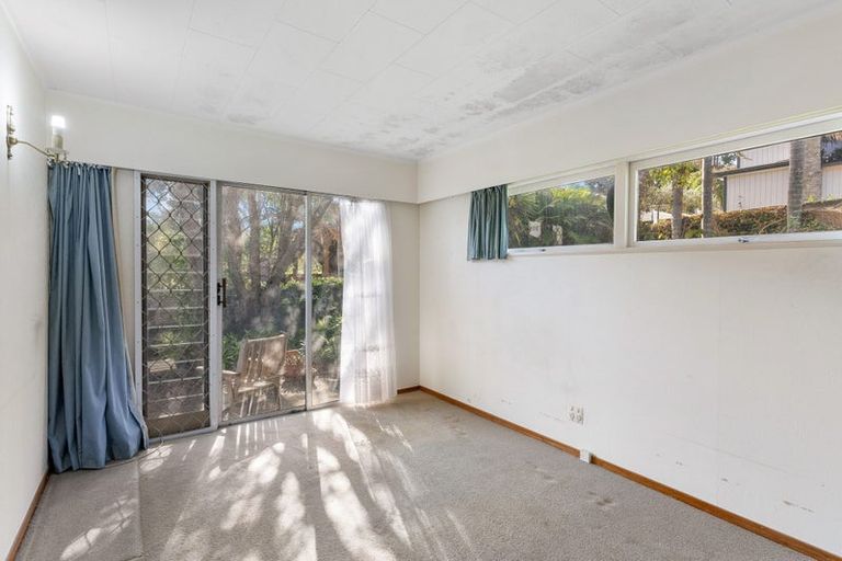 Photo of property in 6 The Esplanade, Castor Bay, Auckland, 0620