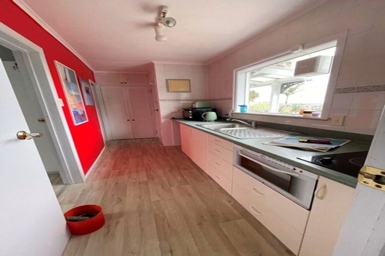 Photo of property in 1/831 Beach Road, Browns Bay, Auckland, 0630