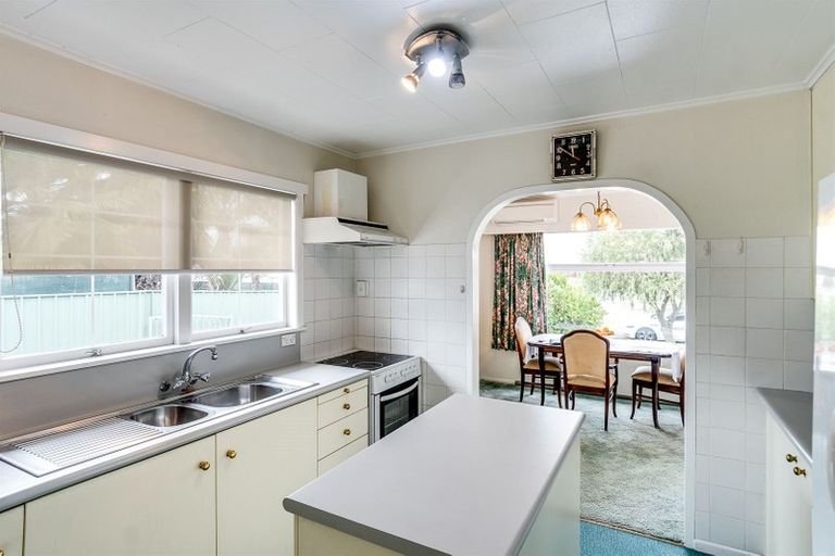 Photo of property in 22 Coventry Avenue, Tamatea, Napier, 4112