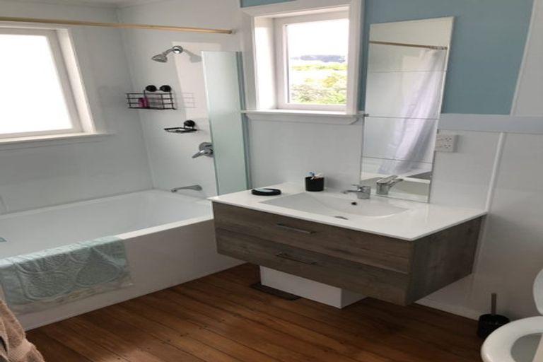 Photo of property in 4 Tui Road, Raumati Beach, Paraparaumu, 5032