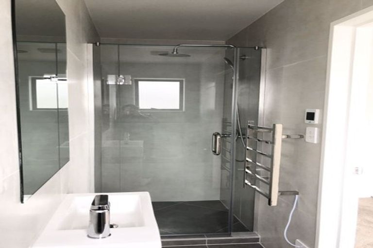 Photo of property in 9 Peony Mews, Oteha, Auckland, 0632