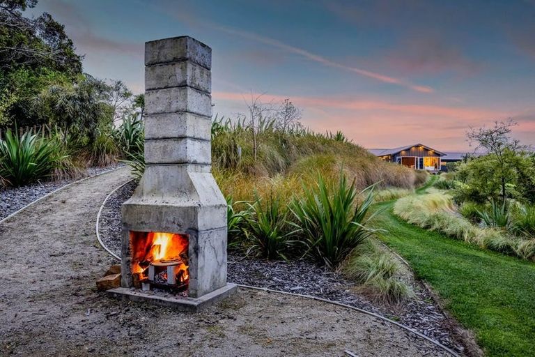 Photo of property in 423 Cardiff Road, Pembroke, Stratford, 4391