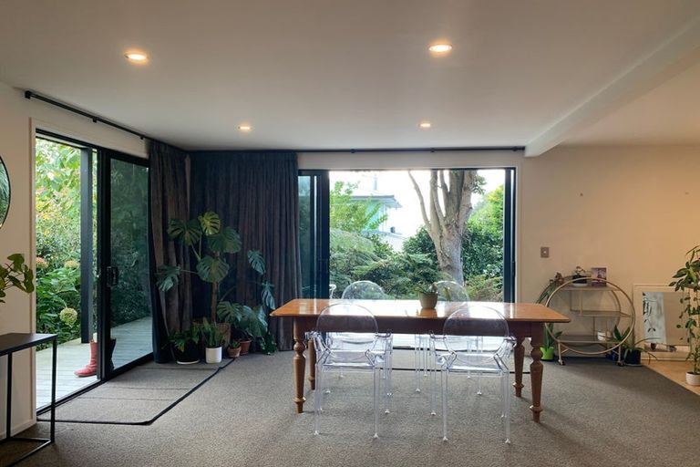 Photo of property in 2/28 Bayly Road, Moturoa, New Plymouth, 4310