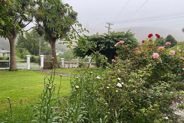 Photo of property in 28 Harrington Street, Lawrence, 9532