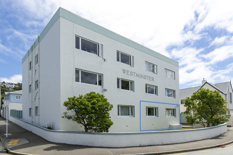 Photo of property in 56f2 Tanera Crescent, Brooklyn, Wellington, 6021