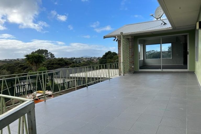 Photo of property in 53 Onewa Road, Northcote, Auckland, 0627