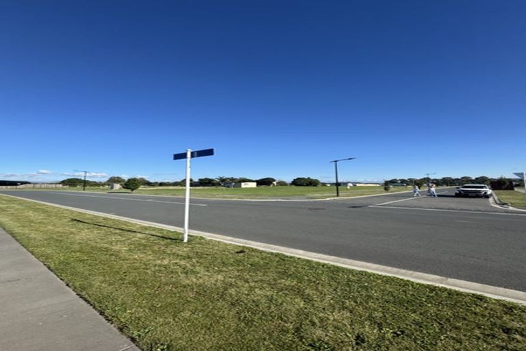 Photo of property in 26 Allan Avenue, Lytton West, 4071