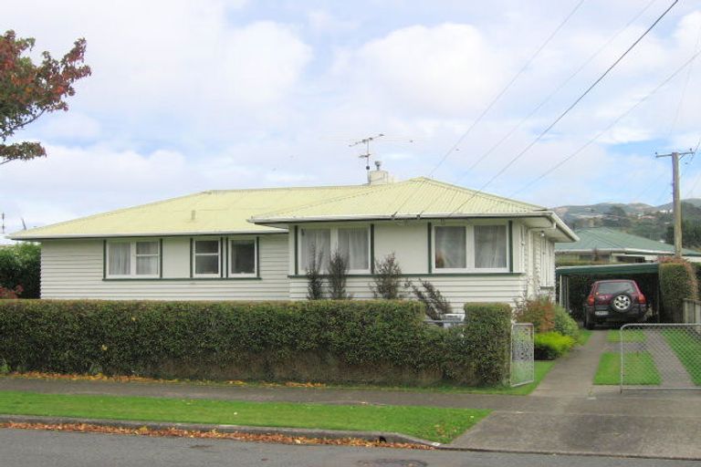 Photo of property in 19 Foster Street, Taita, Lower Hutt, 5011