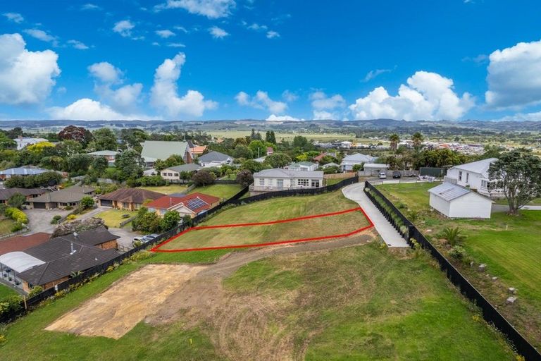 Photo of property in 4b Forlong Rise, Helensville, 0800