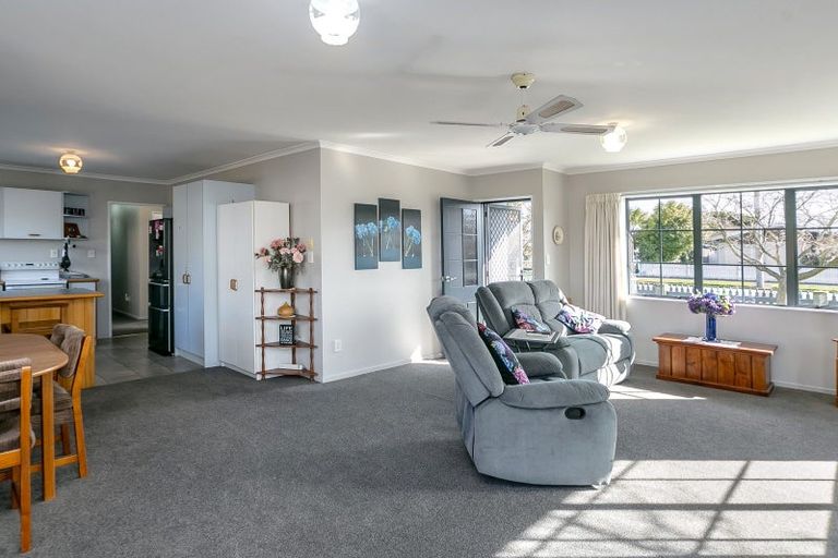 Photo of property in 54 Cambridge Terrace, Masterton, 5810