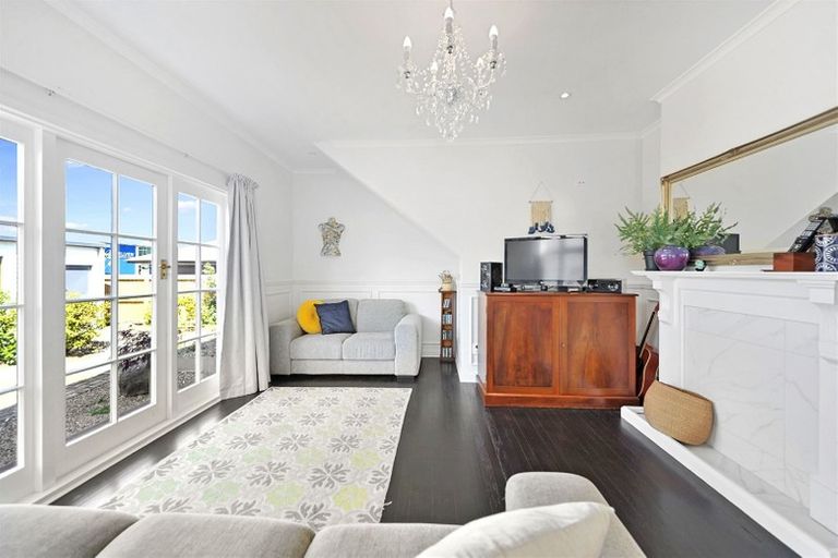 Photo of property in 139 Wilsons Road, Saint Martins, Christchurch, 8022