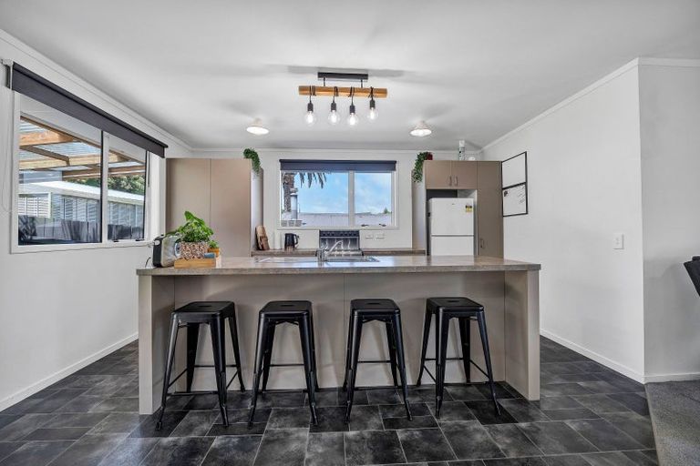 Photo of property in 8 Shaldon Crescent, Blagdon, New Plymouth, 4310