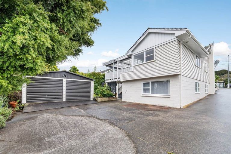 Photo of property in 1/282 East Coast Road, Forrest Hill, Auckland, 0620