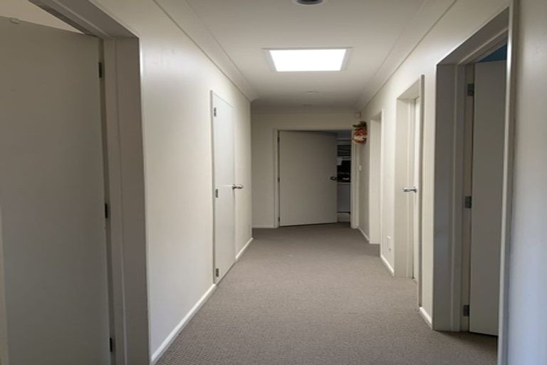 Photo of property in 28 Donegal Park Drive, Flat Bush, Auckland, 2019