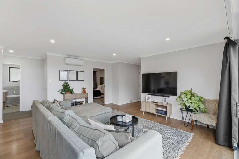 Photo of property in 36a Hand Road, Helensville, 0800