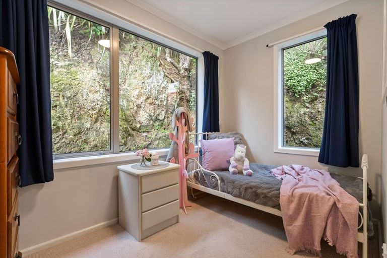 Photo of property in 66 Hungerford Road, Houghton Bay, Wellington, 6023