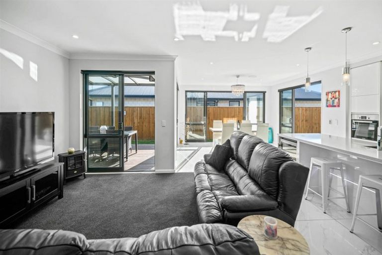 Photo of property in 37 Hungerford Drive, Rolleston, 7615