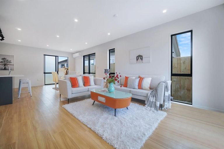 Photo of property in 42 Holcroft Street, Papakura, 2110