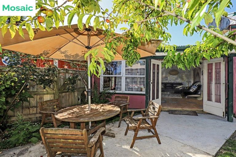 Photo of property in 37 Gillies Crescent, Waimarama, Havelock North, 4294