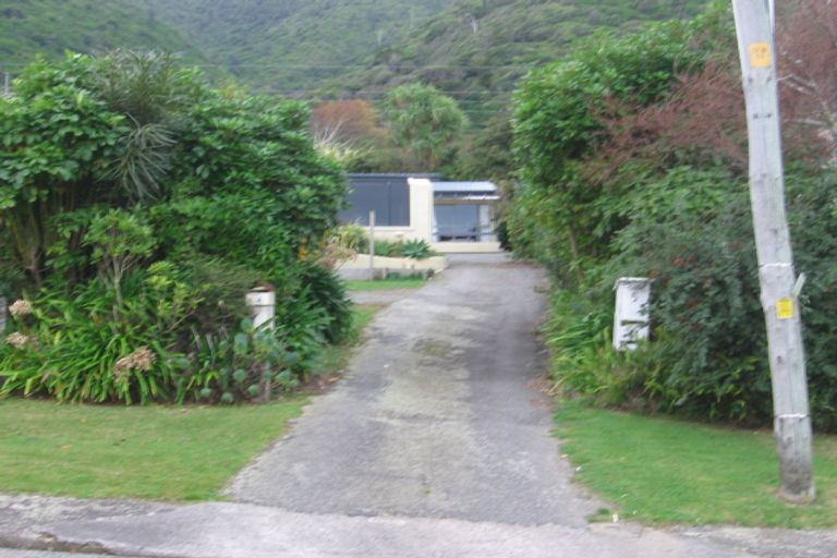 Photo of property in 53d Kotare Street, Waikanae, 5036