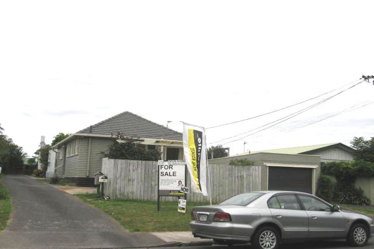 Photo of property in 3/10 Tiri Tiri Road, Birkdale, Auckland, 0626