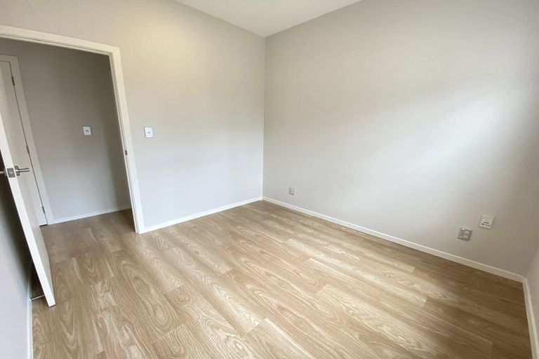 Photo of property in 5 Tawa Road, Te Atatu Peninsula, Auckland, 0610