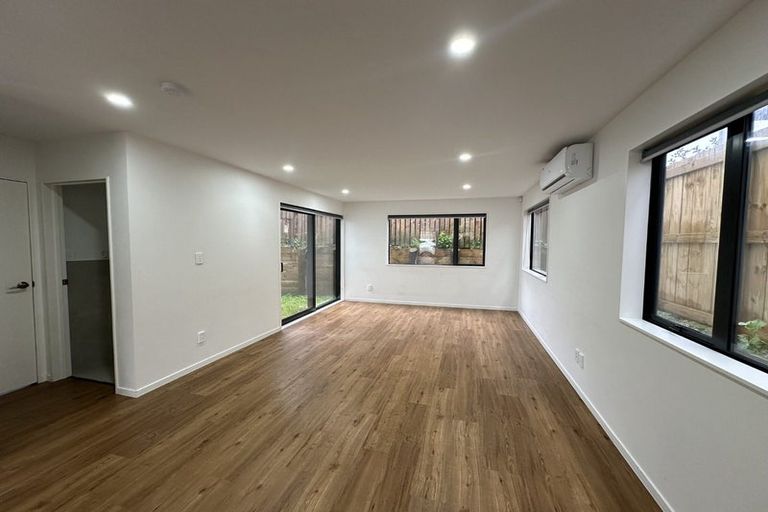 Photo of property in 44b Friesian Drive, Mangere, Auckland, 2022