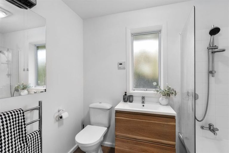 Photo of property in 16 Gregan Crescent, Burnside, Christchurch, 8053