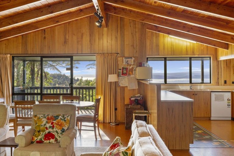 Photo of property in 10 Pukawa Road, Pukawa Bay, Turangi, 3381