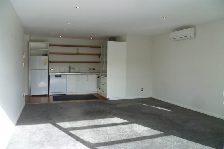 Photo of property in 23 Kopiko Way, Brooklyn, Wellington, 6021