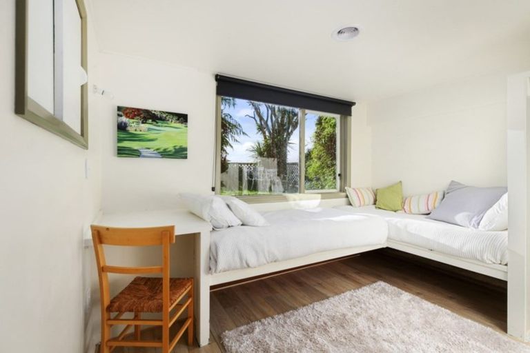 Photo of property in 8 Beere Haven Steps, Seatoun, Wellington, 6022