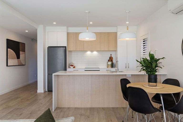 Photo of property in 18 Chapman Way, Jacks Point, 9371