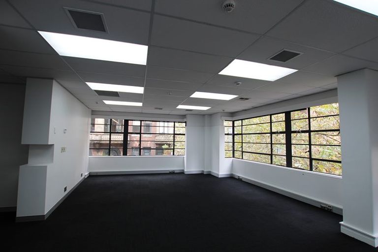 Photo of property in 112b Queen Street, Waiuku, 2123