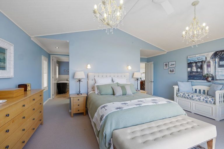 Photo of property in 8b Sampson Avenue, Waiwhakaiho, New Plymouth, 4312