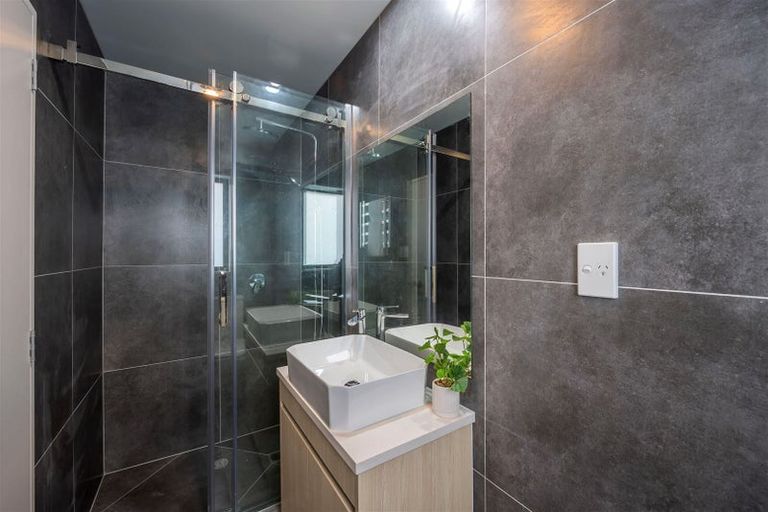 Photo of property in 49b Golf Road, New Lynn, Auckland, 0600